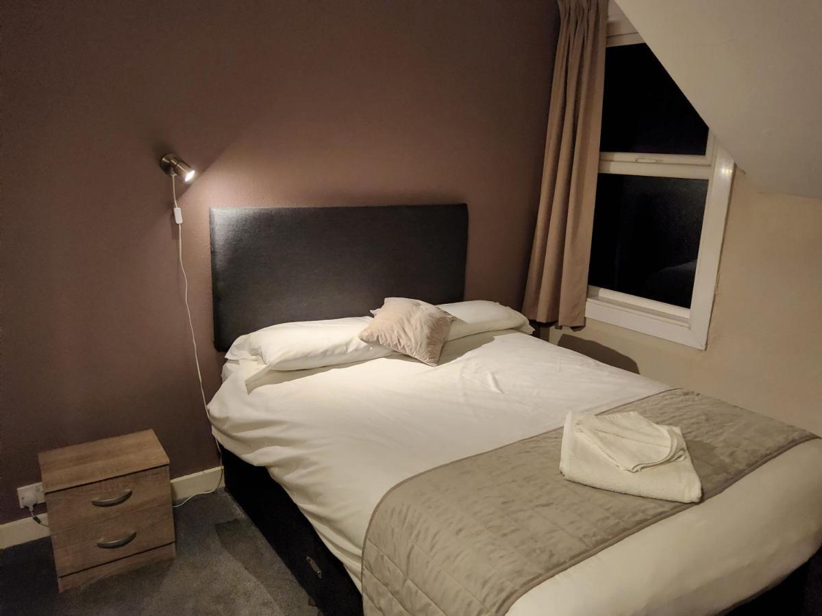 The Avenue Hotel Грантъм Екстериор снимка