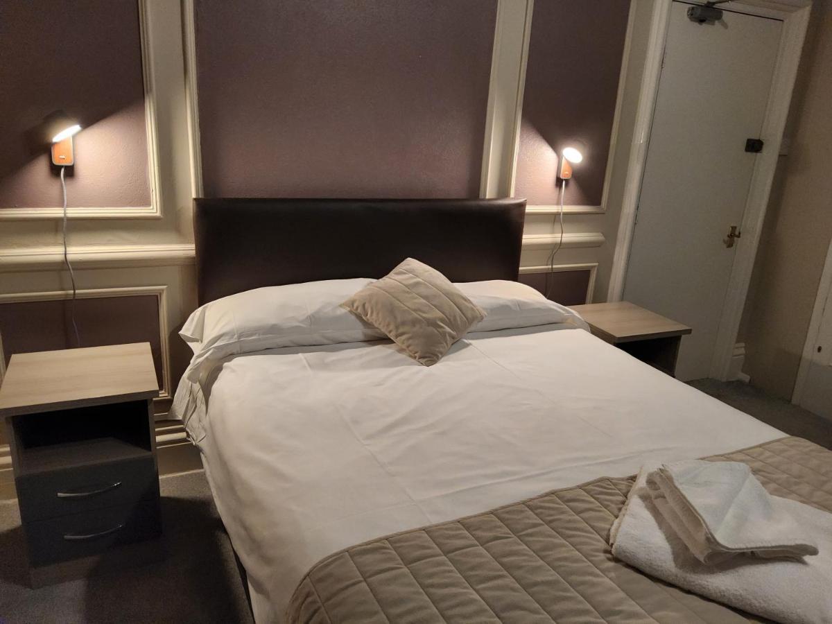 The Avenue Hotel Грантъм Екстериор снимка